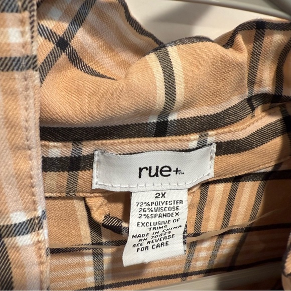 Rue+ Tan and Black Plaid Jacket - Picture 4 of 7